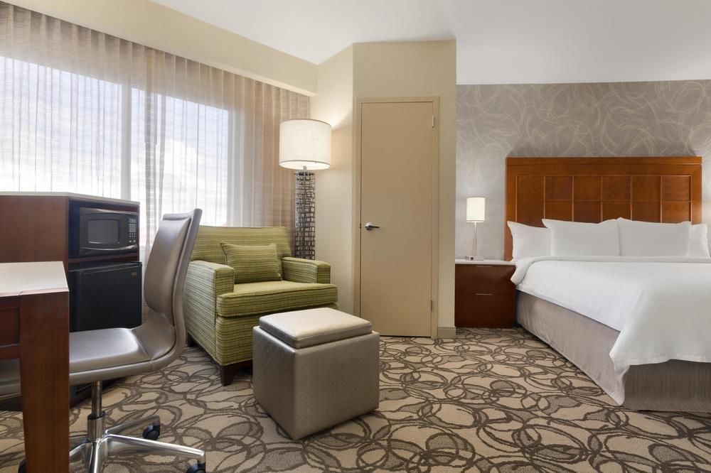 Embassy Suites by Hilton San Antonio Airport in San Antonio,Tx