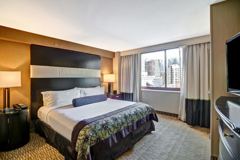 Embassy Suites by Hilton Chicago Downtown River North in Chicago