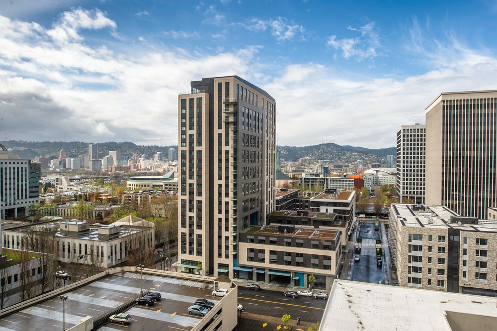 DoubleTree by Hilton Portland-Lloyd Center in Portland, Or