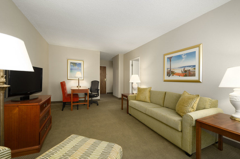 Embassy Suites by Hilton Tampa Airport Westshore in Tampa, Fl