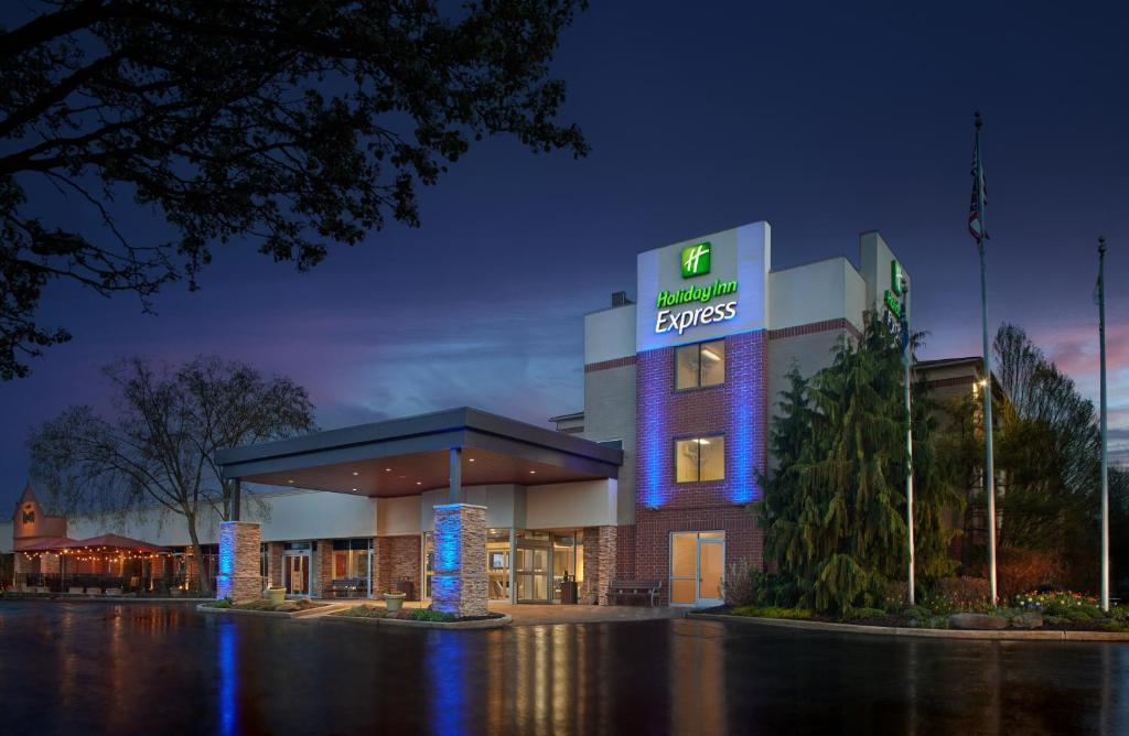 Holiday Inn Express Akron NW - Fairlawn in Akron, Oh
