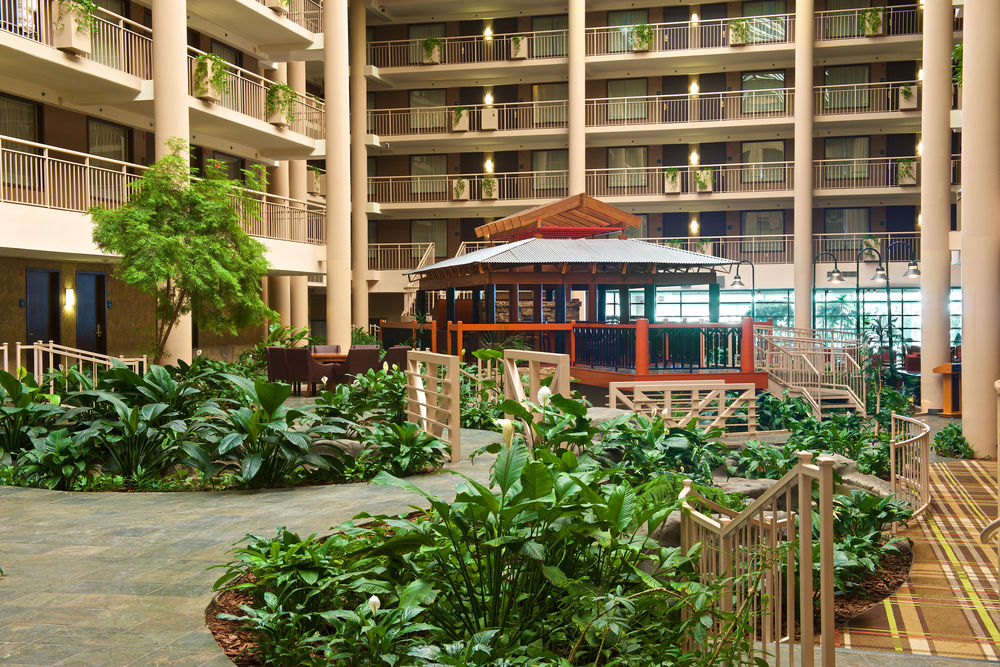 Embassy Suites by Hilton Syracuse in East Syracuse, Ny
