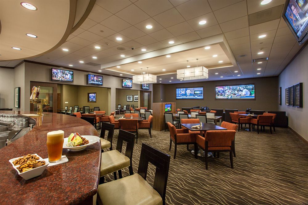 DoubleTree by Hilton Pittsburgh - Green Tree in Pittsburgh, Pa