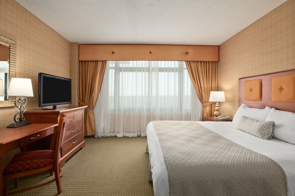 Embassy Suites by Hilton at Hot Springs Convention Center in Hot Springs, Ar