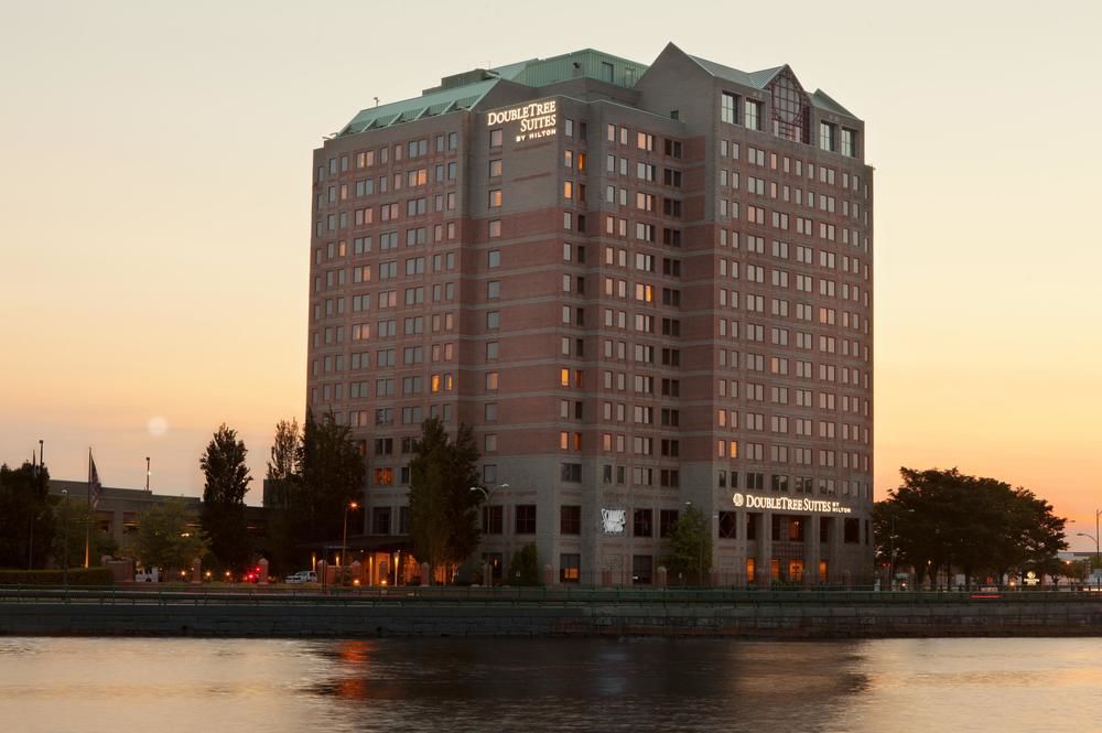 DoubleTree Suites by Hilton Boston - Cambridge in Boston