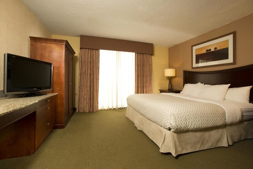 Embassy Suites by Hilton Tulsa I-44 in Tulsa, Ok