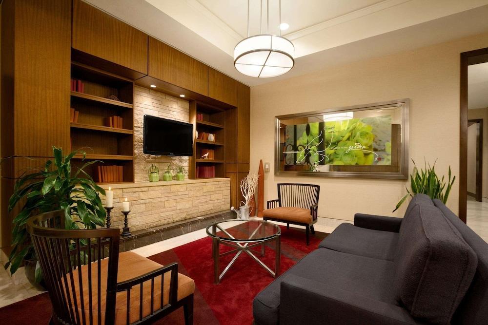 Hilton Garden Inn Baltimore Inner Harbor in Baltimore, Md