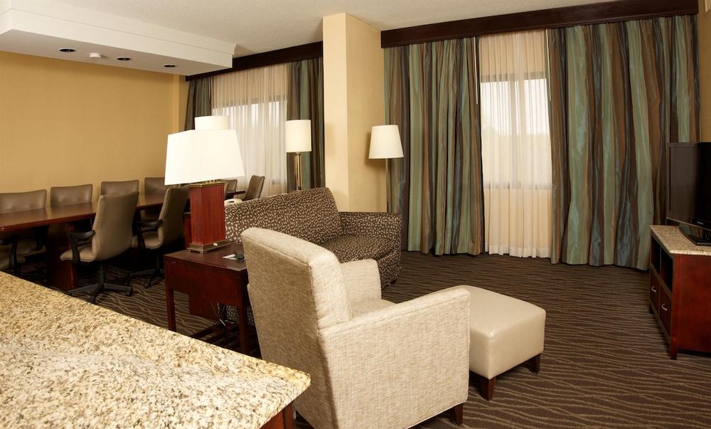 DoubleTree Suites by Hilton Raleigh - Durham in Durham
