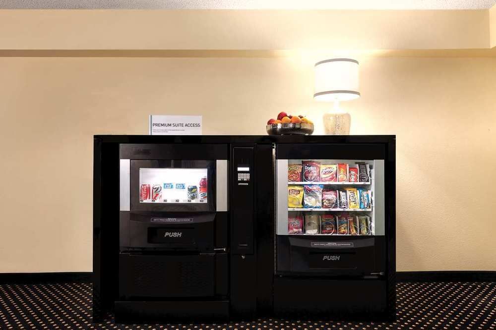 Embassy Suites by Hilton Los Angeles-Intl Airport North in Los Angeles, Ca