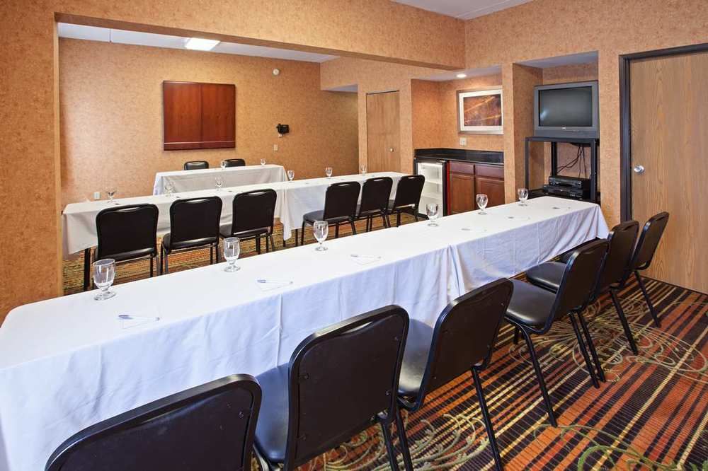 Hampton Inn by Hilton Youngstown-West I-80 in Youngstown, Oh