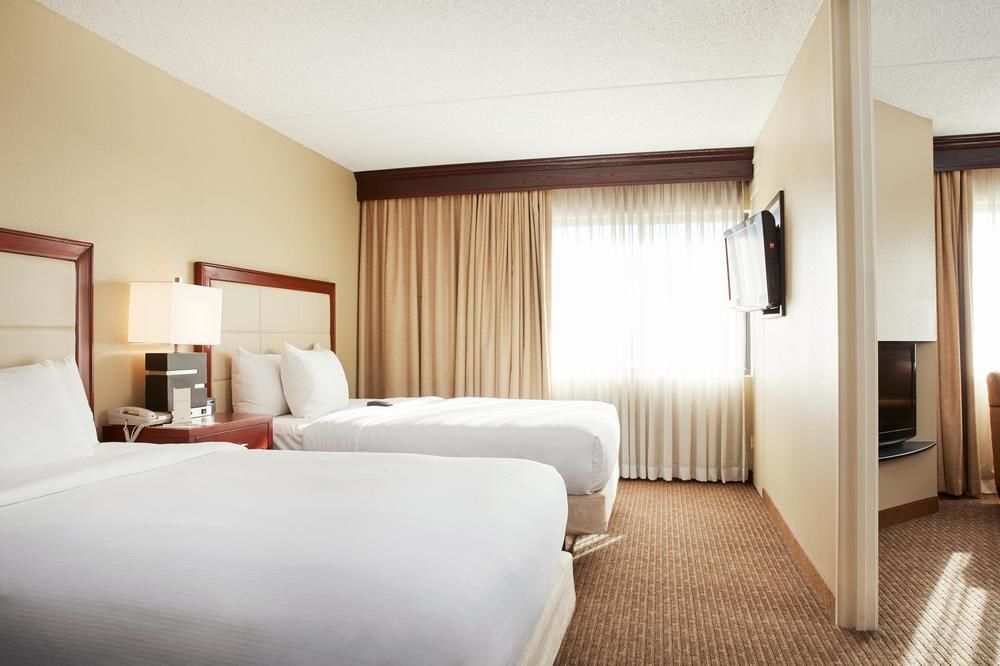 DoubleTree Suites by Hilton Cincinnati - Blue Ash in Sharonville, Oh