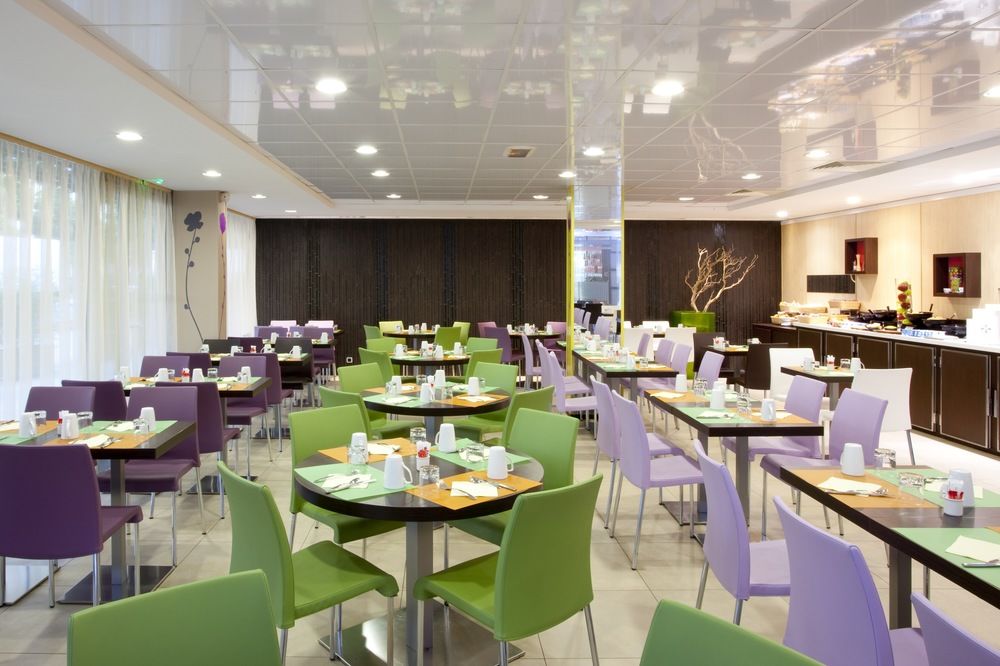 HOLIDAY INN EXPRESS PARIS - CA in Paris