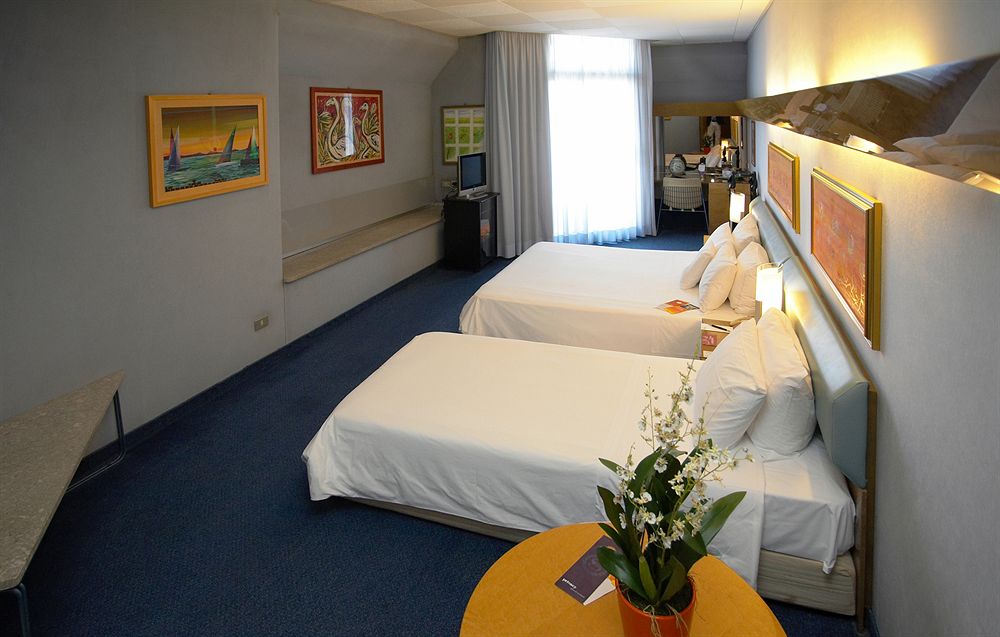 Four Points by Sheraton Catania Hotel & Conference Center in Aci Castello
