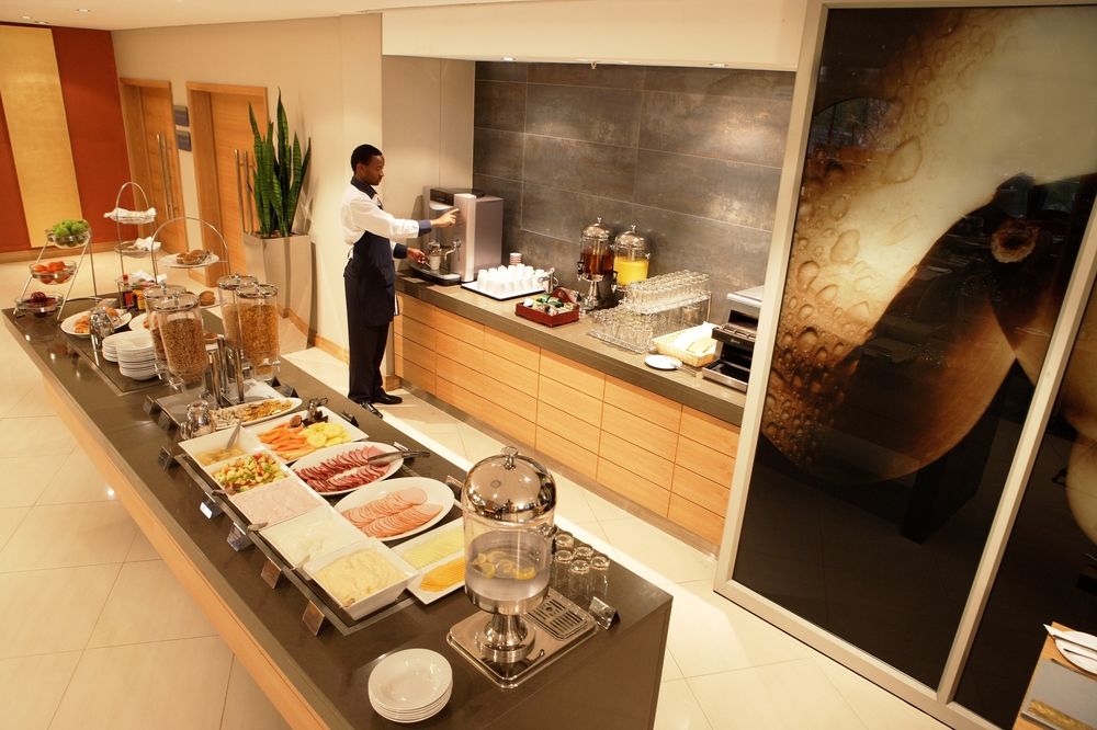 HOLIDAY INN EXPRESS CAPE TOWN in Cape Town