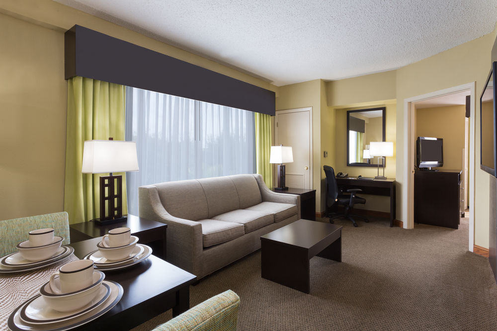 HOLIDAY INN EXPRESS HOTEL & SUITES TAMPA I-75 in Tampa, Fl