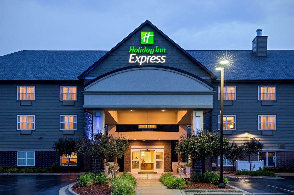 HOLIDAY INN EXPRESS & SUITES GREEN BAY EAST in Green Bay, Wi