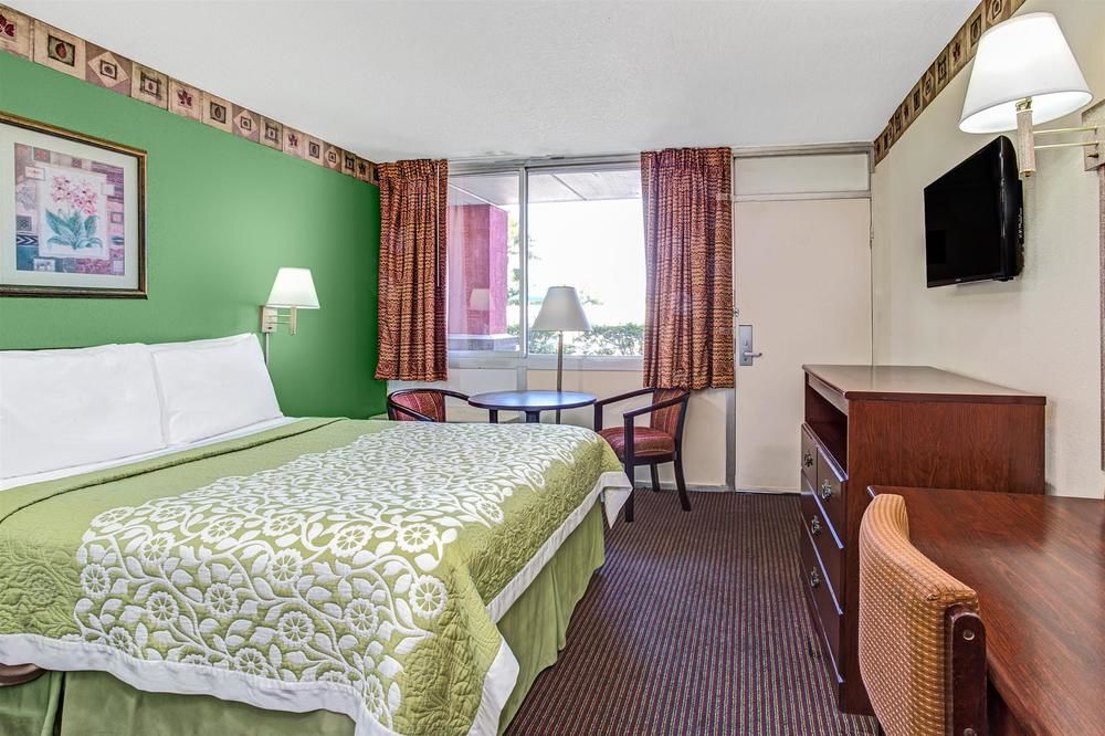 Baymont by Wyndham Orlando North Millenia  in Orlando