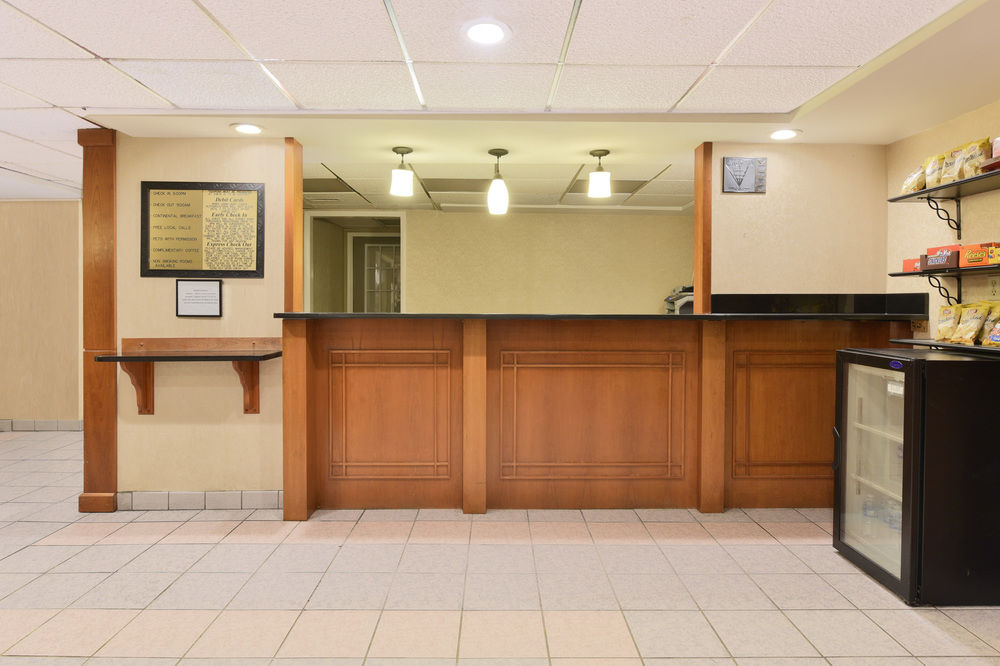 HOWARD JOHNSON&SUITES BY WYNDHAM ALLENTOWN/DORNEY in Allentown