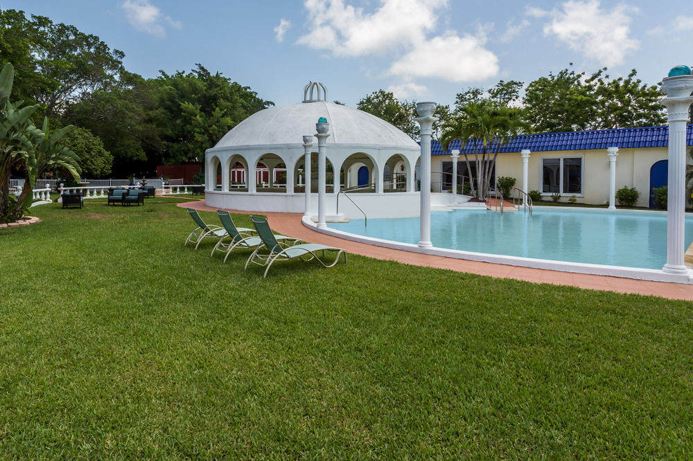DAYS INN BY WYNDHAM FORT MYERS SPRINGS RESORT in Fort Myers