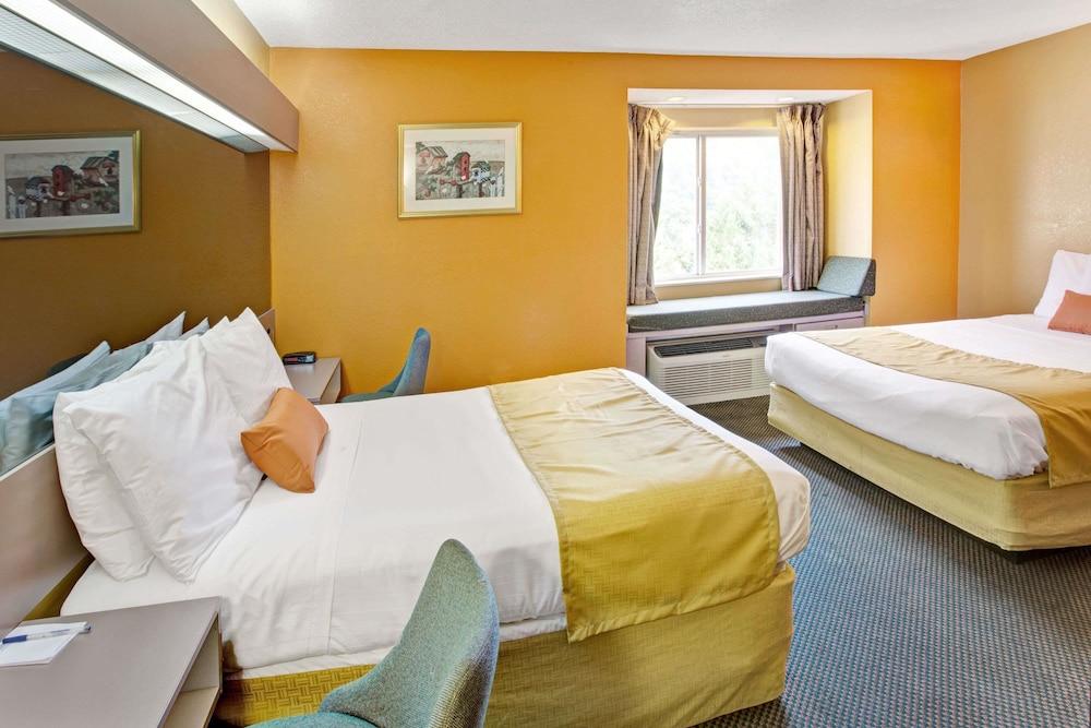 MICROTEL INN & SUITES BY WYNDHAM GATLINBURG in Gatlinburg, Tn