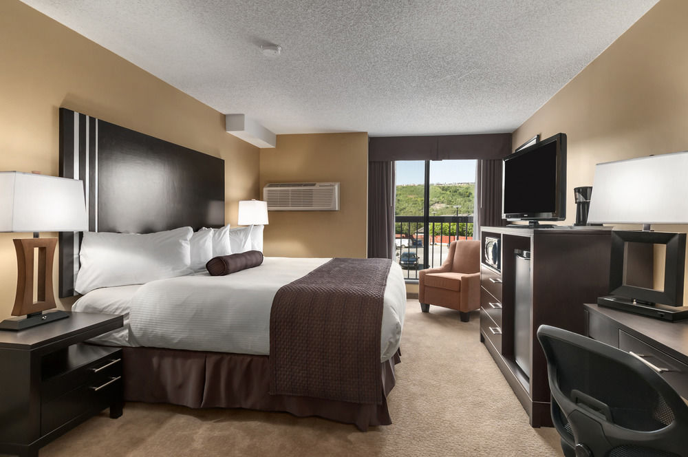 Days Inn by Wyndham Calgary Northwest in Calgary