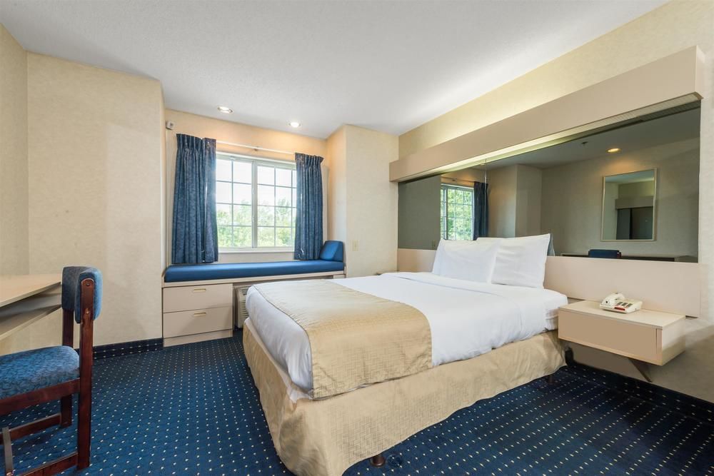 MICROTEL INN & SUITES BY WYNDHAM PHILADELPHIA AIRP in Philadelphia, Pa