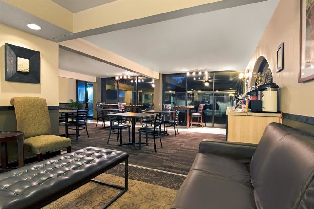 RAMADA BY WYNDHAM AUSTIN SOUTH in Austin, Tx