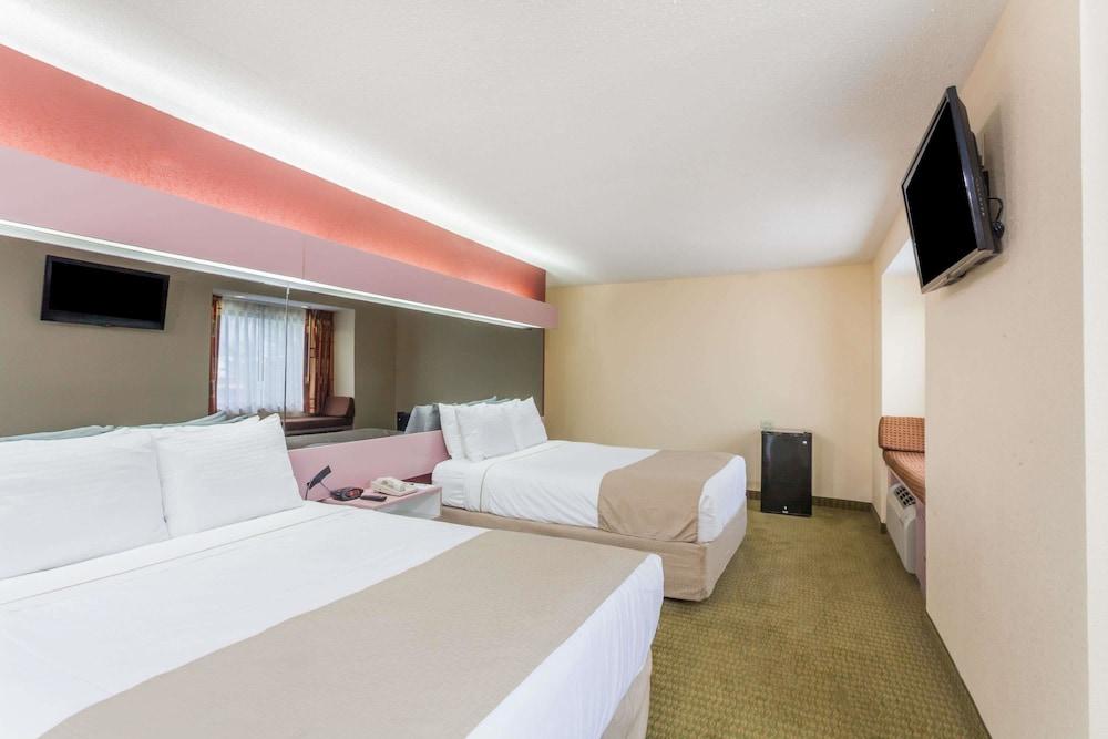 MICROTEL INN & SUITES BY WYNDHAM KNOXVILLE in Knoxville. Tn