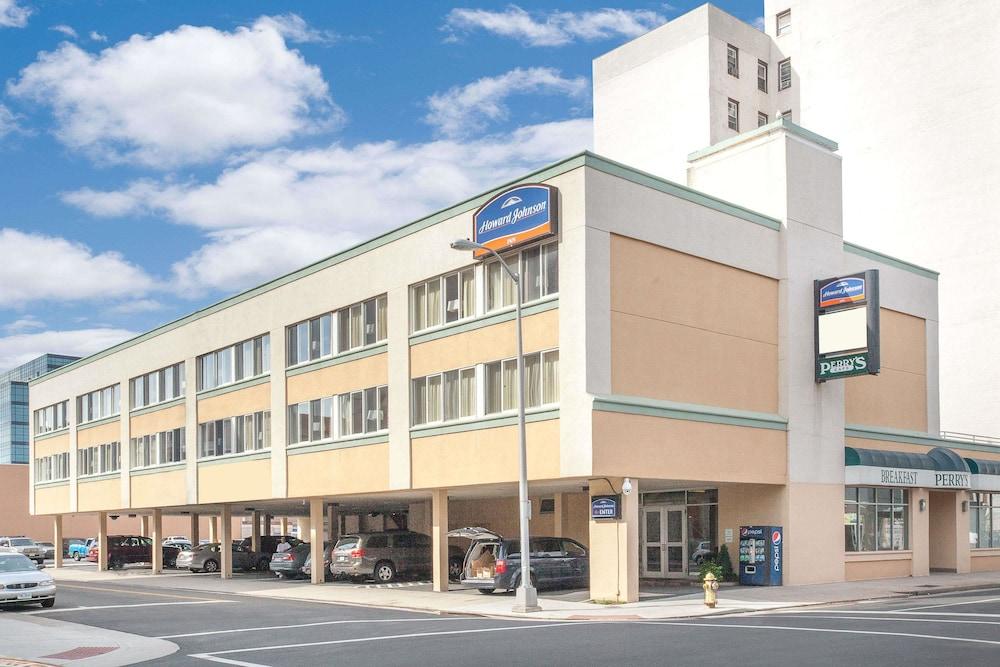 HOWARD JOHNSON BY WYNDHAM ATLANTIC CITY in Atlantic City, Nj