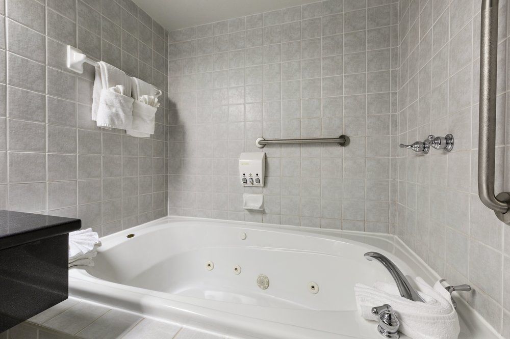 DAYS INN BY WYNDHAM OTTAWA WEST in Ottawa, On