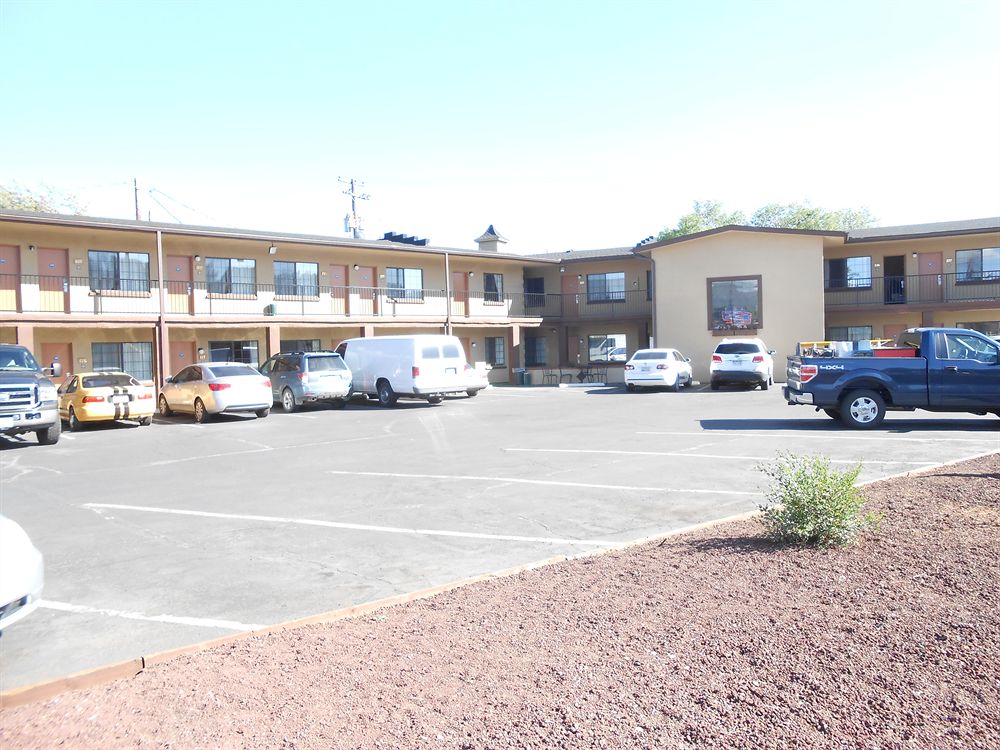 Howard Johnson by Wyndham Flagstaff University West in Flagstaff, Az