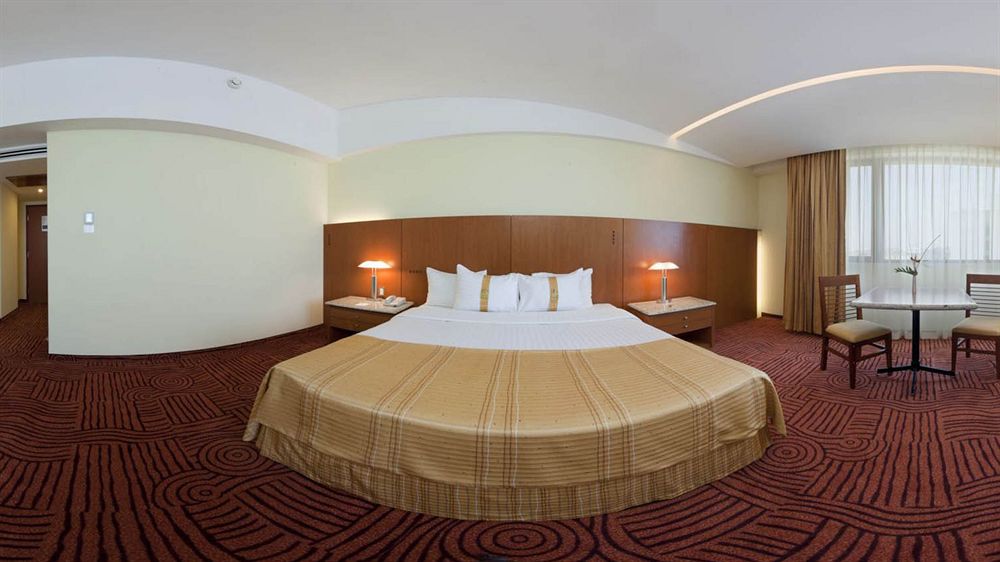 HOLIDAY INN PUEBLA FINSA in Puebla