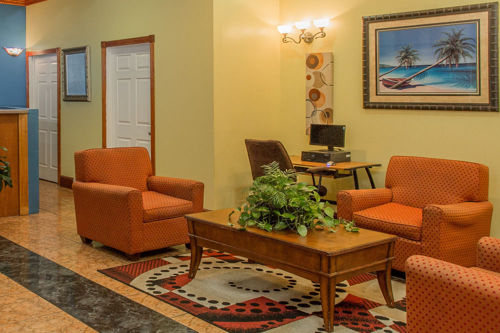 DAYS INN BY WYNDHAM FORT MYERS in Fort Myers
