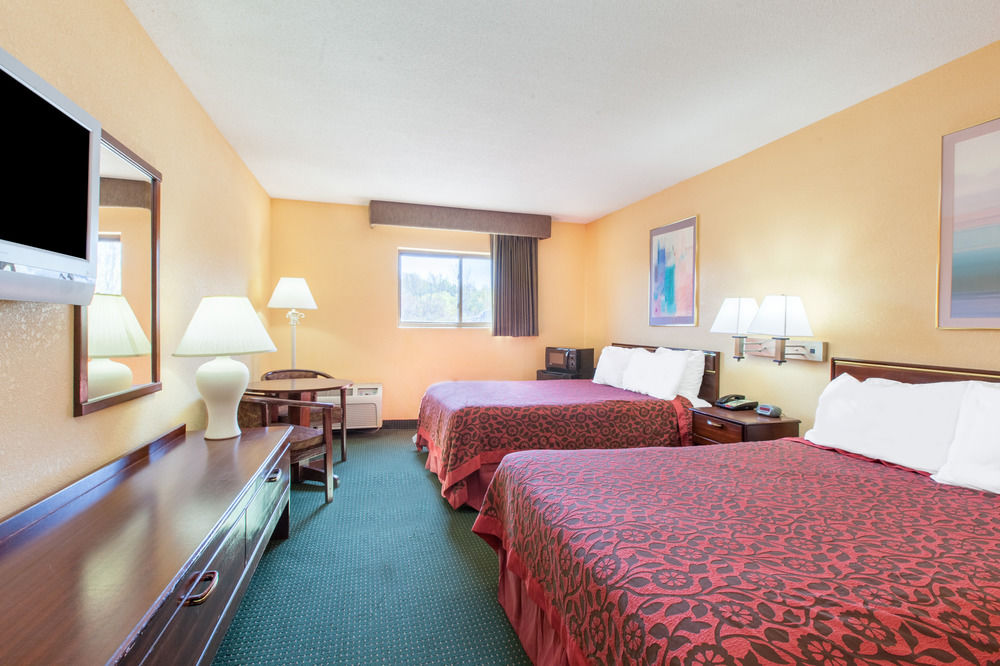 DAYS INN BY WYNDHAM CANASTOTA/SYRACUSE in Syracuse