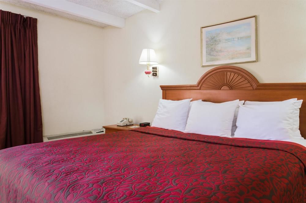 DAYS INN BY WYNDHAM OCALA NORTH in Ocala, Fl