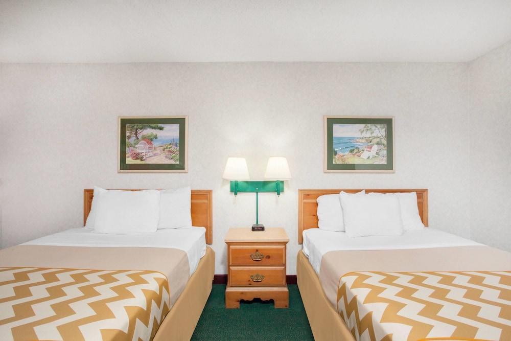 Travelodge by Wyndham Carlisle in Carlisle, Pa