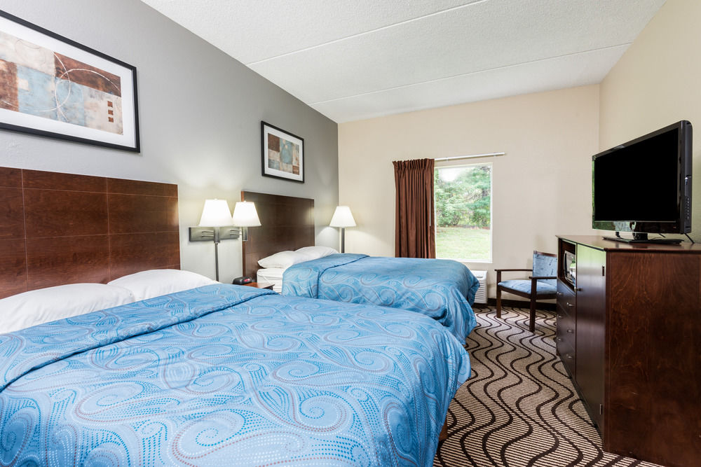 SUPER 8 BY WYNDHAM MARS/CRANBERRY/PITTSBURGH AREA in Pittsburgh, Pa