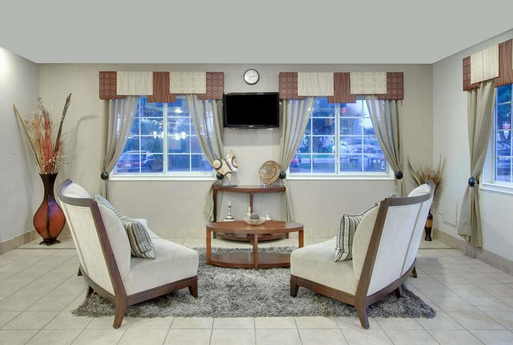DAYS INN BY WYNDHAM MESQUITE RODEO TX in Mesquite-Tx