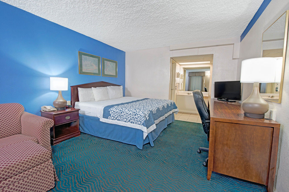 DAYS INN BY WYNDHAM ST. LOUIS LINDBERGH BOULEVARD in Saint Louis, Mo