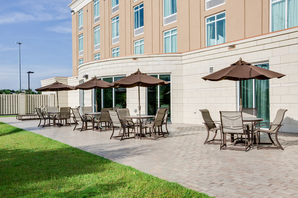 HOLIDAY INN EXPRESS AND SUITES CHARLESTON ARPT CON in North Charleston, Sc