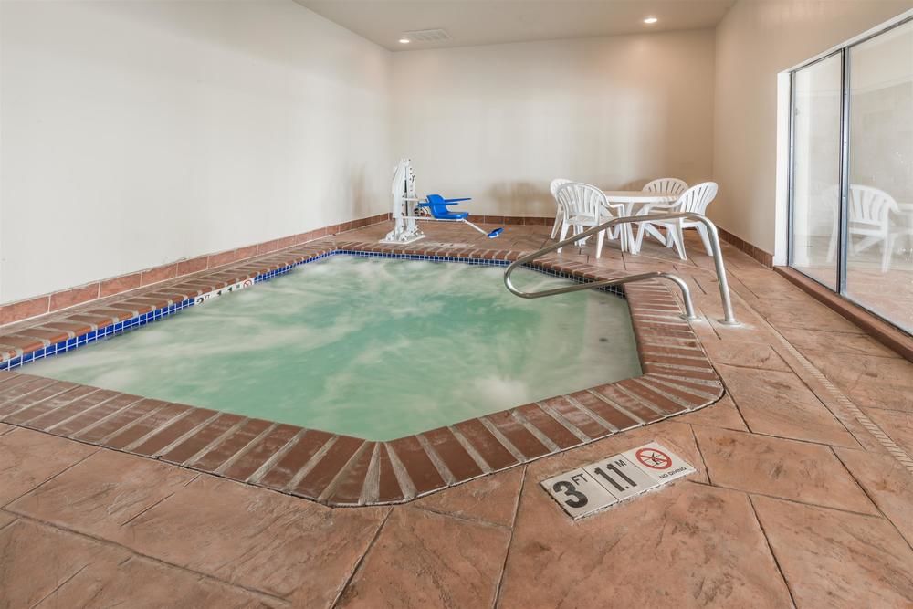 WINGATE BY WYNDHAM NEW BRAUNFELS in New Braunfels, Tx