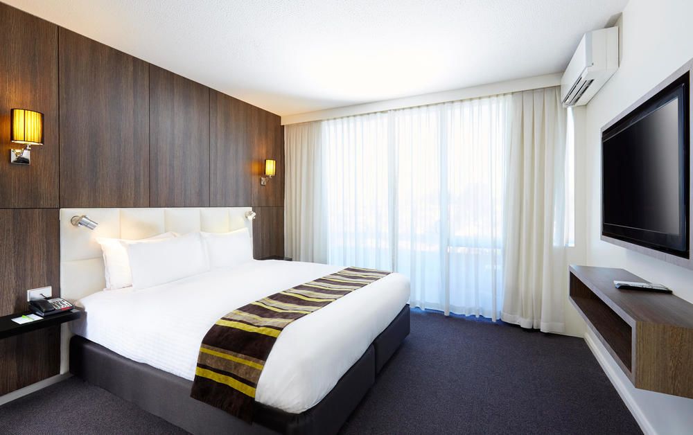 HOLIDAY INN WARWICK FARM in Sydney, Nsw