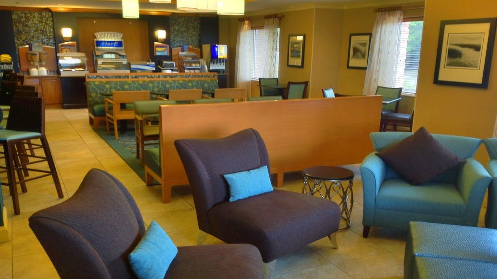 HOLIDAY INN EXPRESS & SUITES BLUFFTON @ HILTON HEAD AREA in Bluffton, Sc
