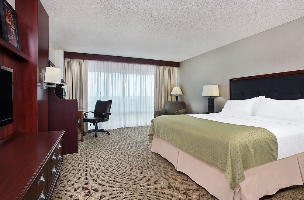 HOLIDAY INN UNIVERSITY PLAZA-BOWLING GREEN in Bowling Green, Ky