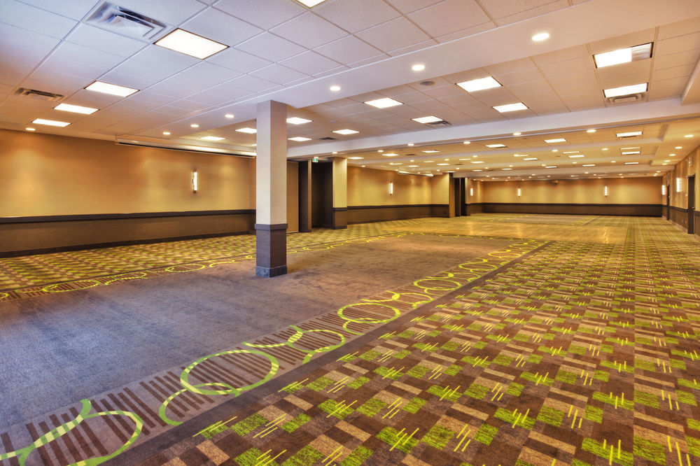 HOLIDAY INN AIRPORT POLO PARK in Winnipeg, Mb