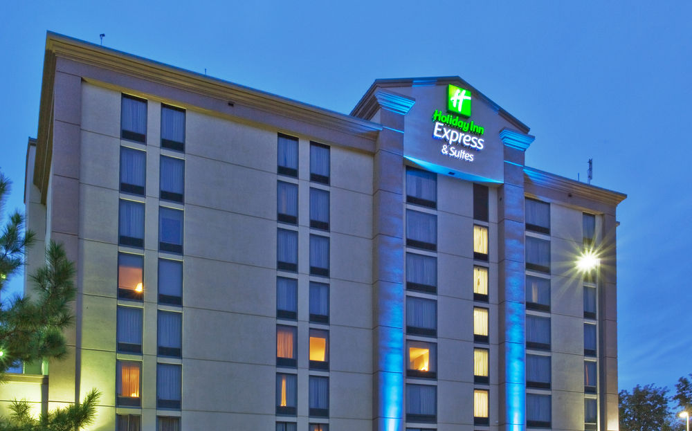 HOLIDAY INN EXPRESS & SUITES ATLANTA N-PERIMETER MALL AREA in Atlanta,Ga