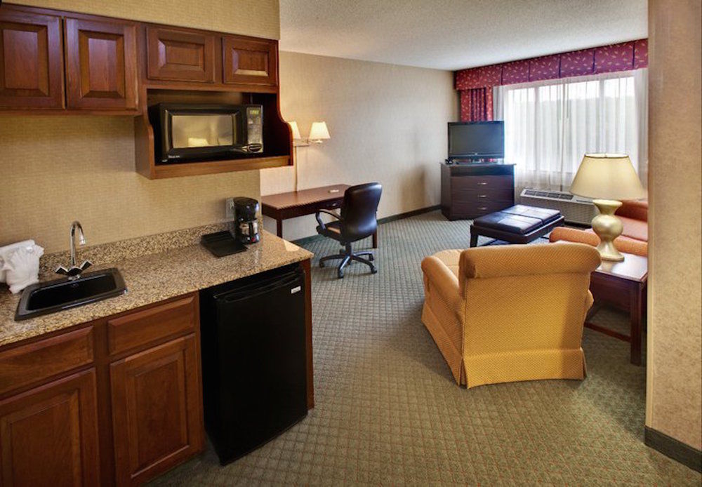 HOLIDAY INN & SUITES COUNCIL BLUFFS-I-29 in Council Bluffs, Ia