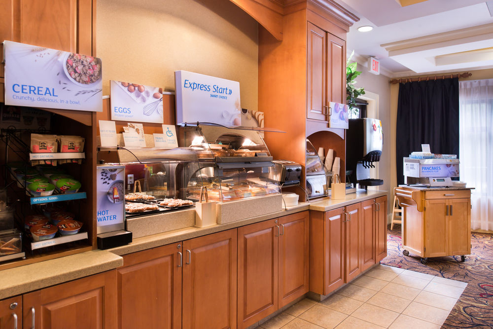 HOLIDAY INN EXPRESS & SUITES TAMPA-ANDERSON RD/VETERANS EXP in Tampa, Fl