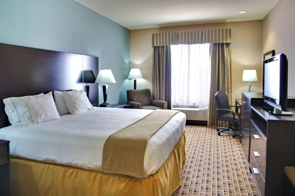 HOLIDAY INN EXPRESS & SUITES HOUSTON ENERGY CORRIDOR-W OAKS in Houston, Tx
