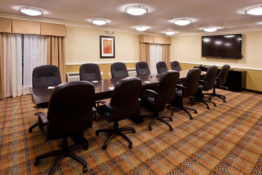 HOLIDAY INN EXPRESS & SUITES FT LAUDERDALE N - EXEC AIRPORT in Fort Lauderdale, Fl